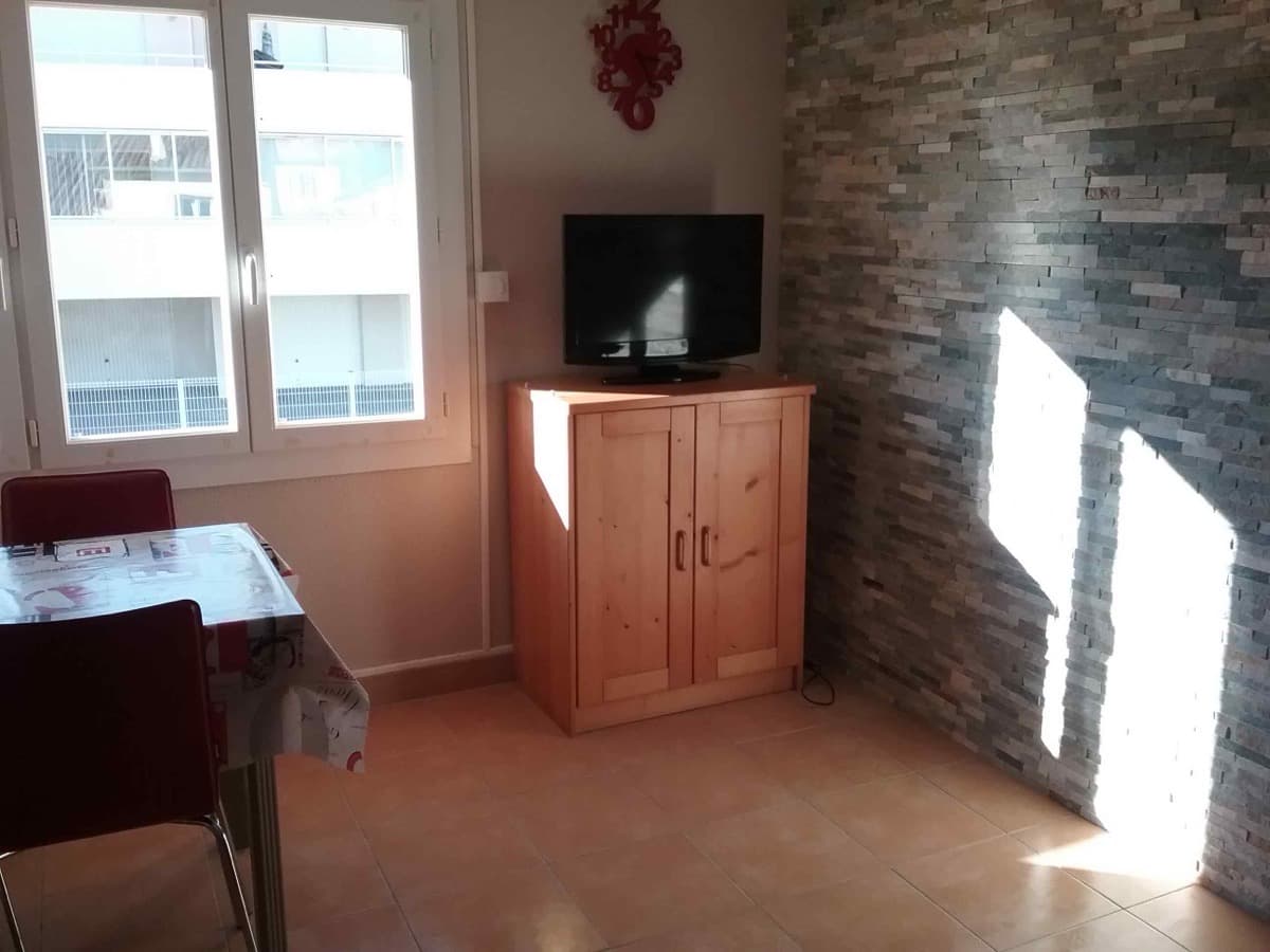 Espace salon location saisonnière Bossuet