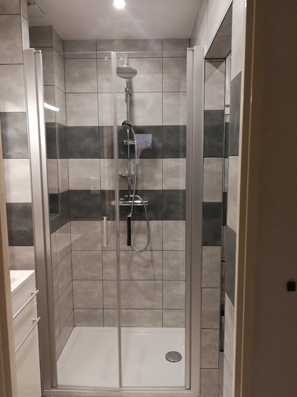 Douche salle de bain location Vaugelas